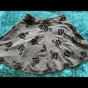 H&M black W printed mini skirt